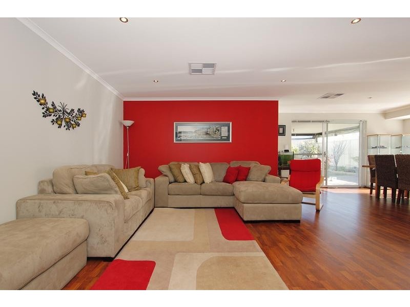 12 Bingarra Crescent, Tapping WA 6065