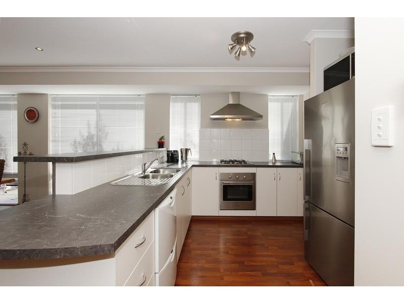 12 Bingarra Crescent, Tapping WA 6065