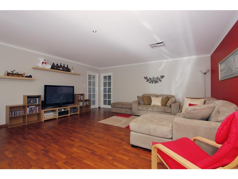 12 Bingarra Crescent, Tapping WA 6065