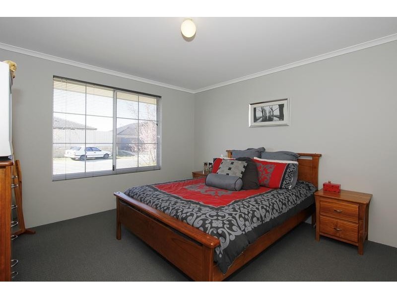 12 Bingarra Crescent, Tapping WA 6065