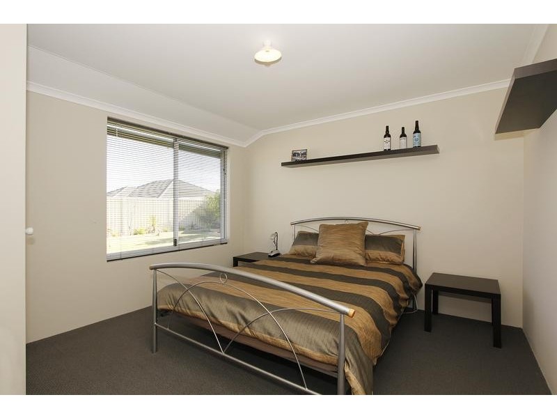 12 Bingarra Crescent, Tapping WA 6065