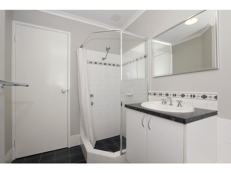 12 Bingarra Crescent, Tapping WA 6065