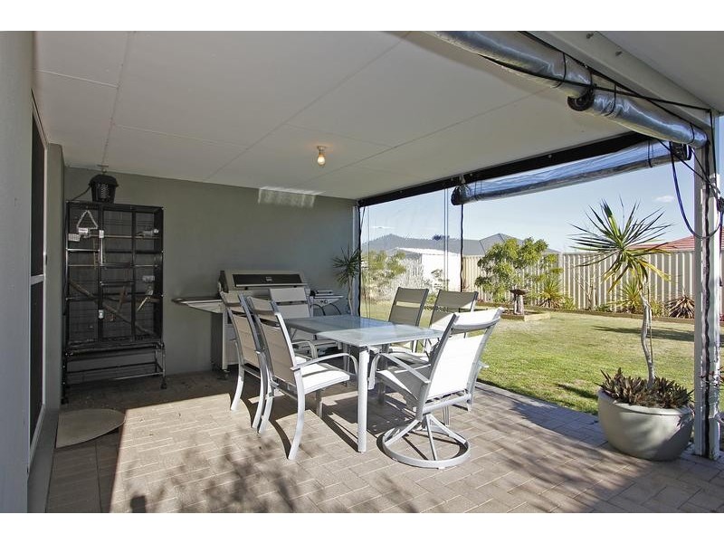 12 Bingarra Crescent, Tapping WA 6065