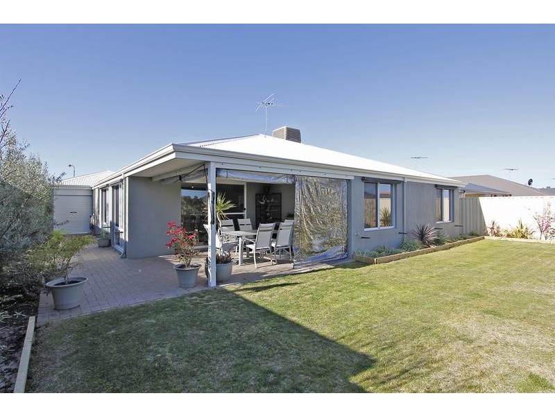 12 Bingarra Crescent, Tapping WA 6065