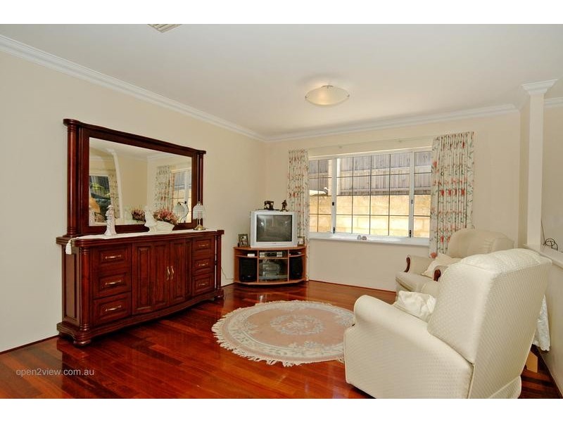 10 Baton Rouge Drive, Mindarie WA 6030