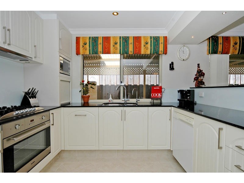 8 Bayfield Crescent, Mindarie WA 6030