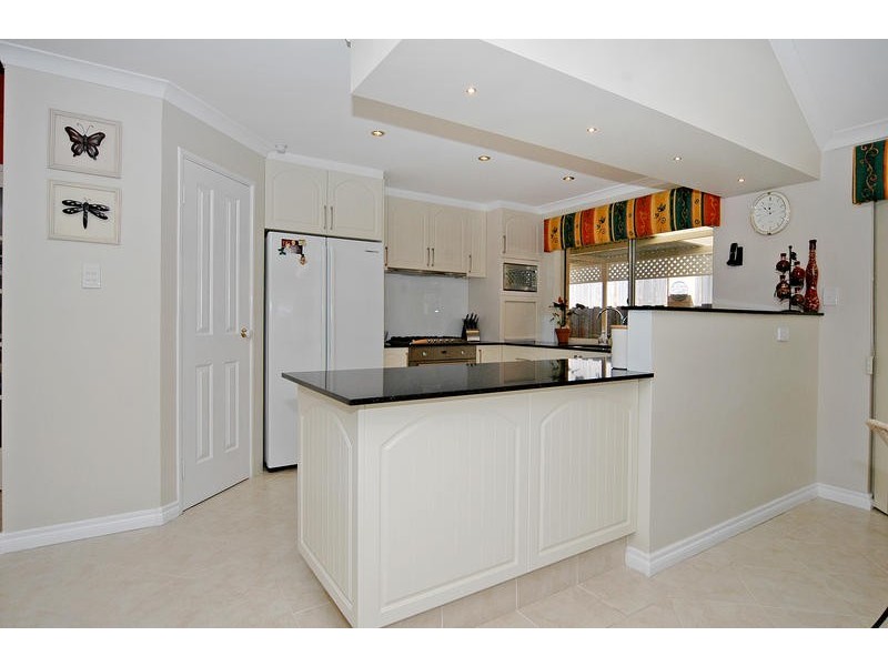 8 Bayfield Crescent, Mindarie WA 6030