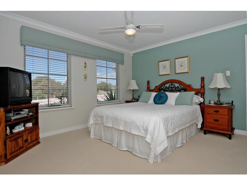 8 Bayfield Crescent, Mindarie WA 6030