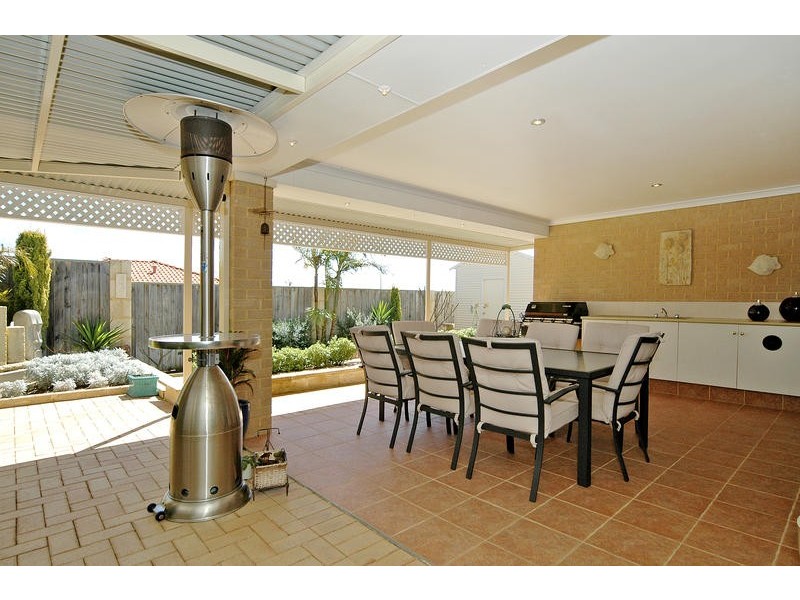 8 Bayfield Crescent, Mindarie WA 6030