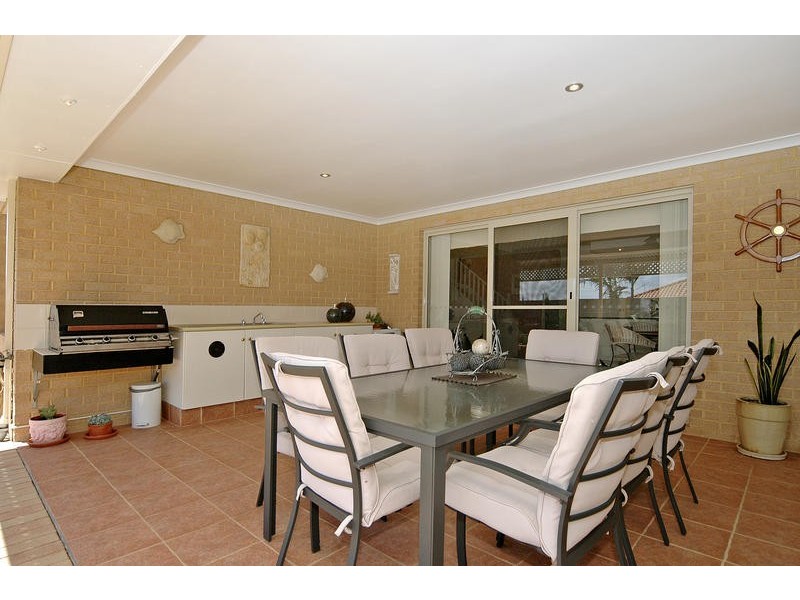 8 Bayfield Crescent, Mindarie WA 6030