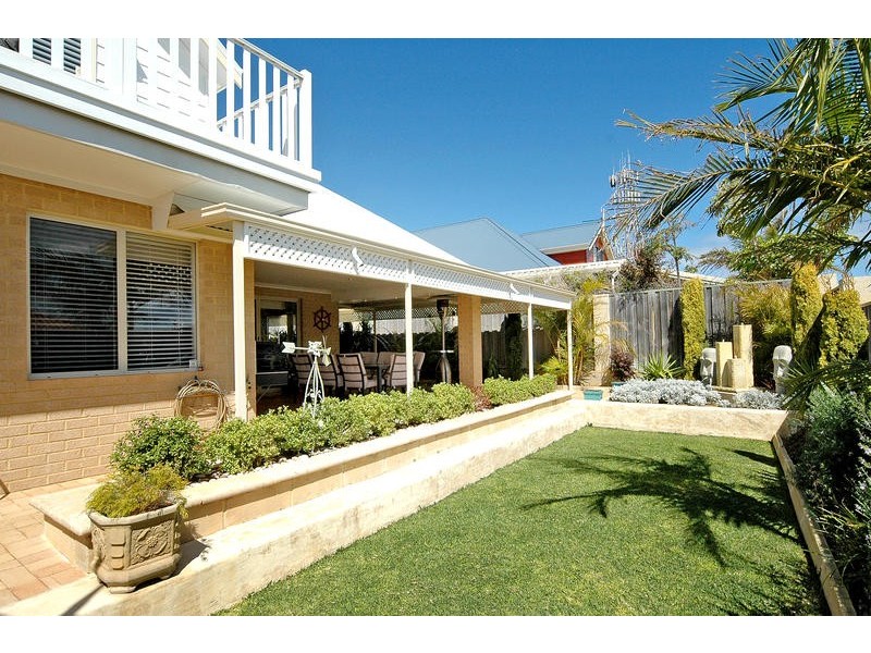 8 Bayfield Crescent, Mindarie WA 6030
