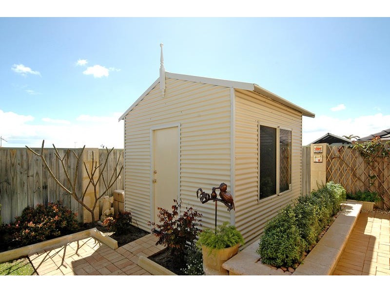 8 Bayfield Crescent, Mindarie WA 6030
