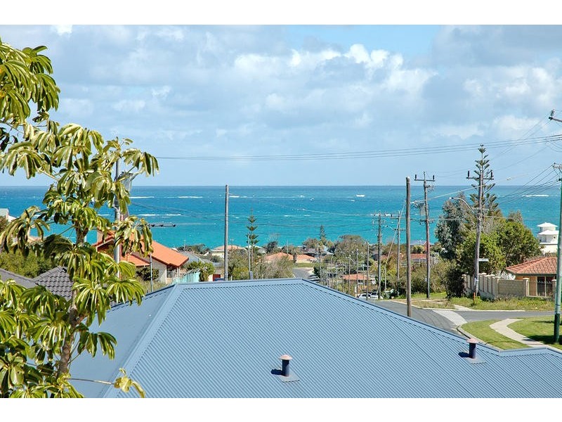 8 Bayfield Crescent, Mindarie WA 6030