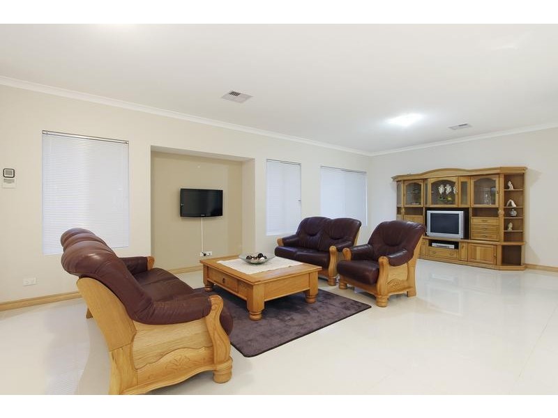 22 Ridgewood Boulevard, Ridgewood WA 6030