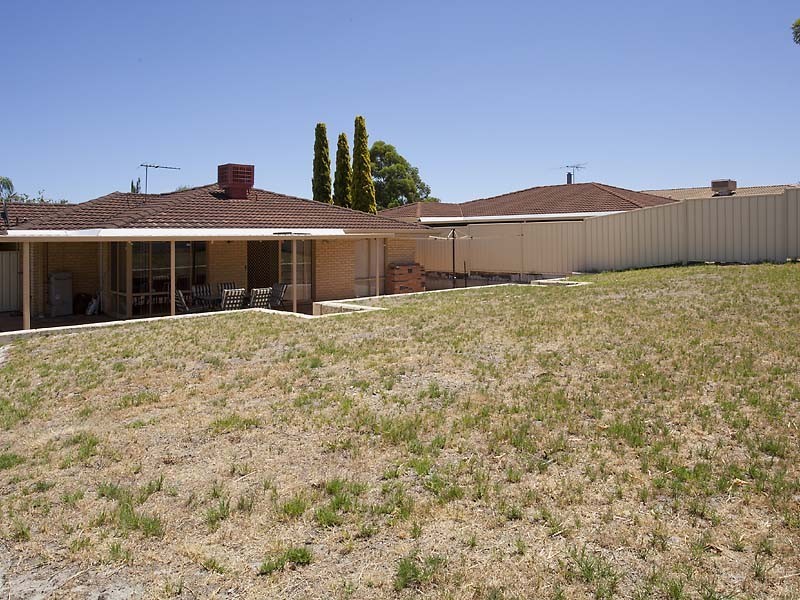 18 Explorer Drive, Thornlie WA 6108