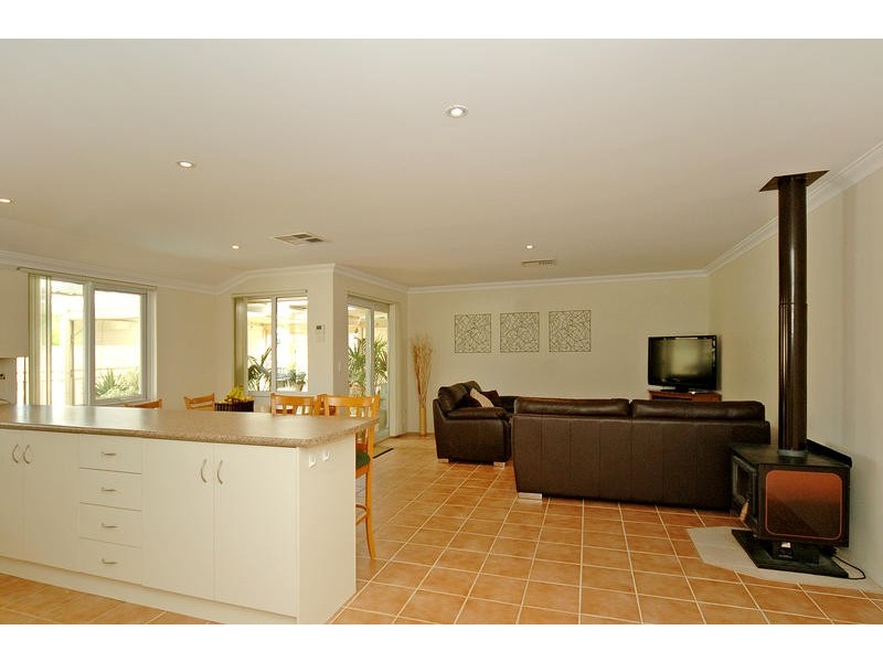 9 Picton Court, Mindarie WA 6030