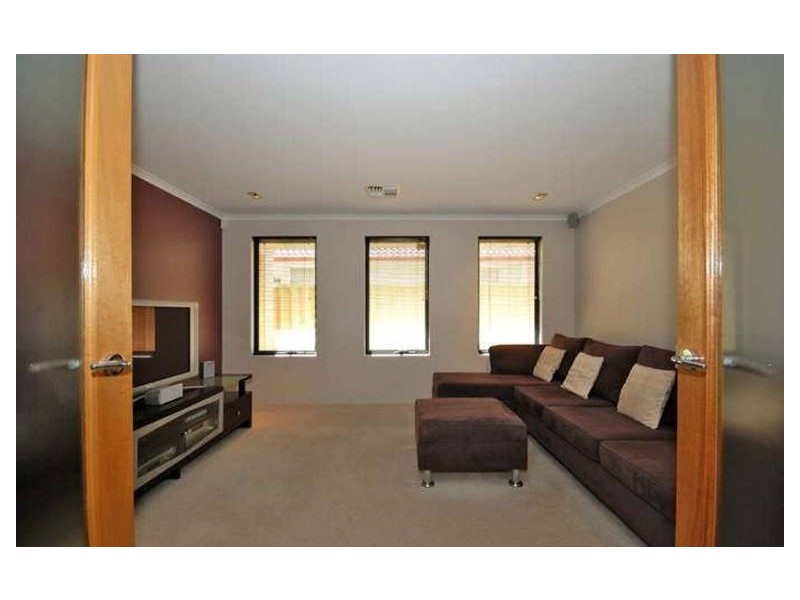 17 Tetbury Road, Butler WA 6036