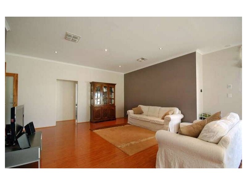 17 Tetbury Road, Butler WA 6036