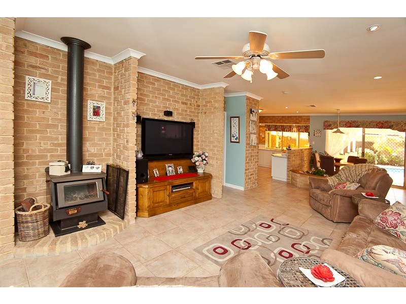 12 Caspian Pass, Iluka WA 6028