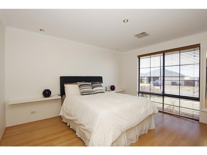 19 Shelburne Gardens, Ridgewood WA 6030