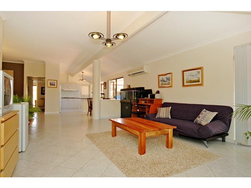 6 Bowen Lane, Mindarie WA 6030