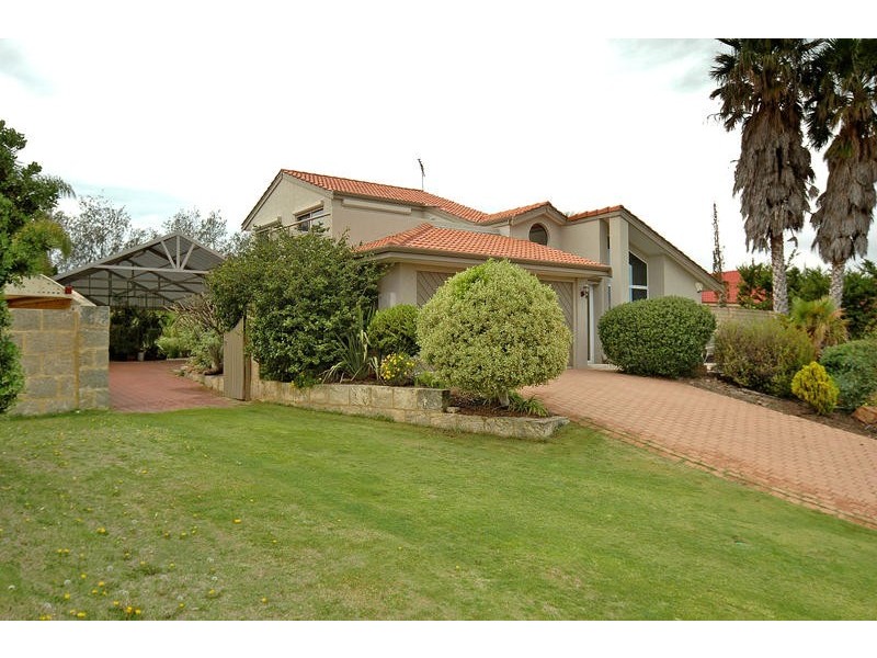 5 Chalmers Court, Mindarie WA 6030