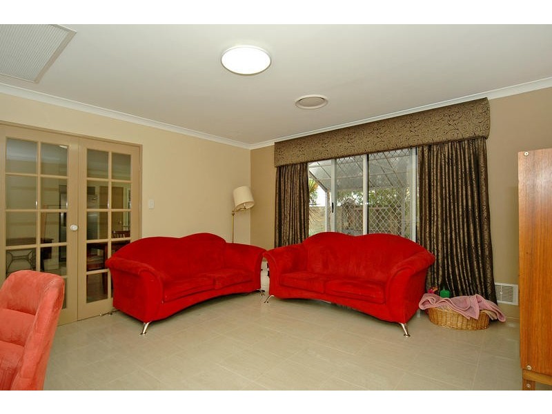 5 Chalmers Court, Mindarie WA 6030