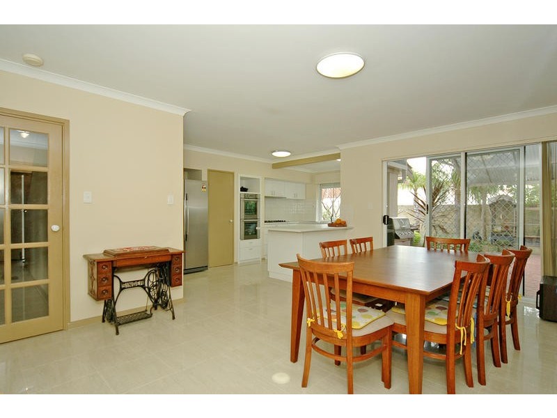 5 Chalmers Court, Mindarie WA 6030