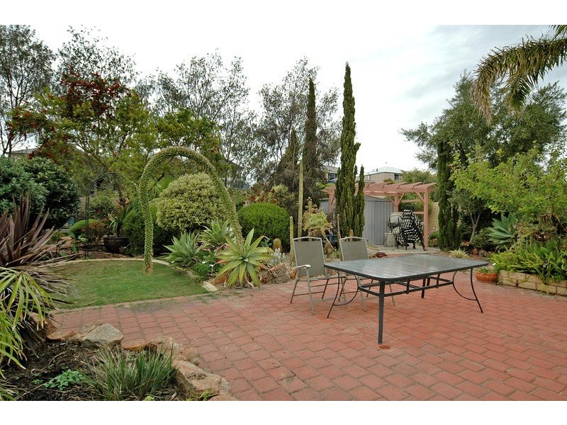 5 Chalmers Court, Mindarie WA 6030