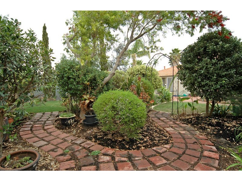 5 Chalmers Court, Mindarie WA 6030