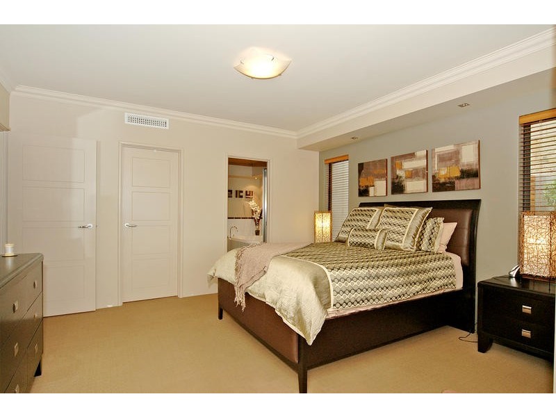 42 Seaham Way, Mindarie WA 6030