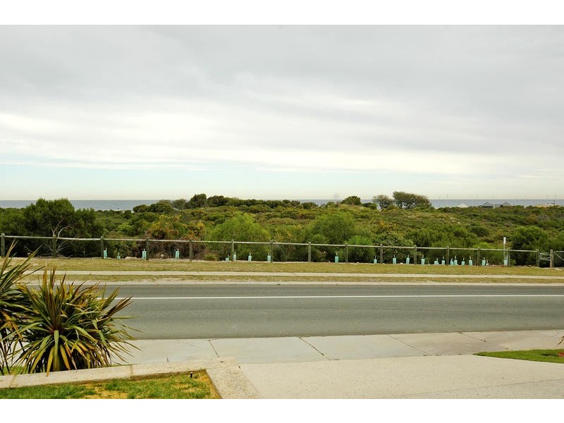 42 Seaham Way, Mindarie WA 6030