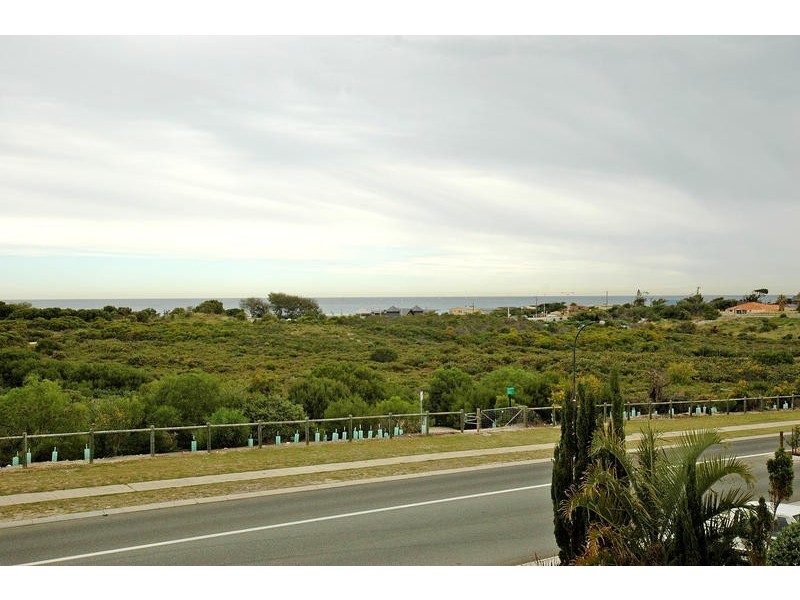 42 Seaham Way, Mindarie WA 6030