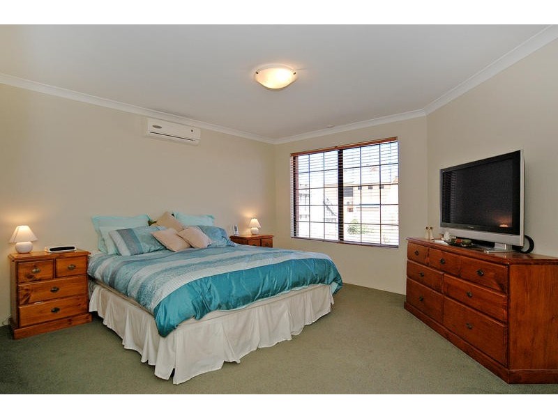 22 Bantry Bend, Mindarie WA 6030