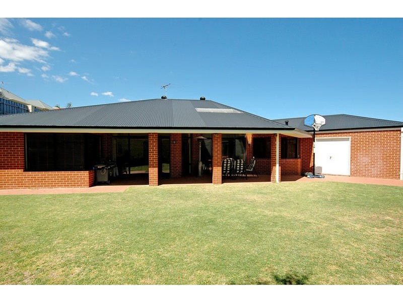 22 Bantry Bend, Mindarie WA 6030