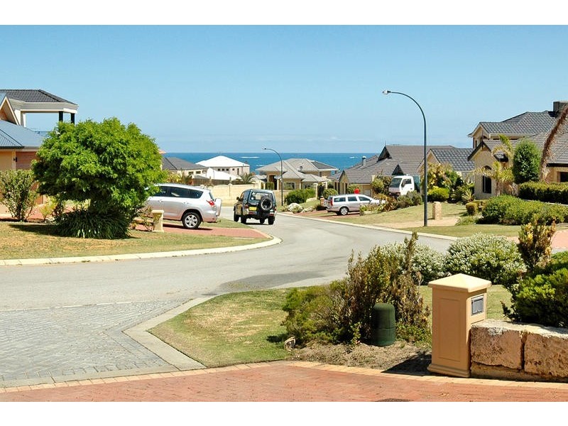 22 Bantry Bend, Mindarie WA 6030