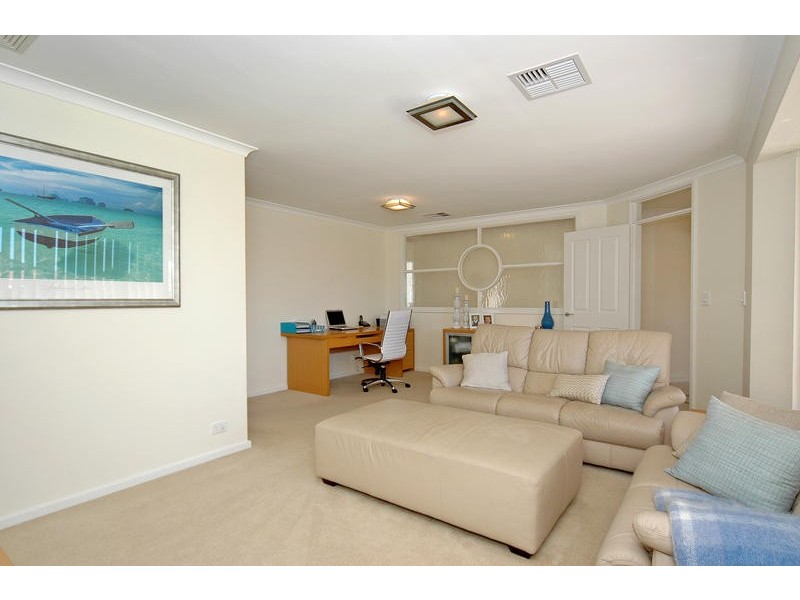 27 Rothesay Heights, Mindarie WA 6030