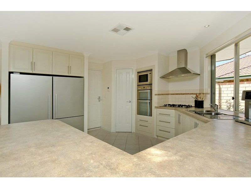 27 Rothesay Heights, Mindarie WA 6030