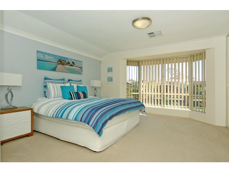 27 Rothesay Heights, Mindarie WA 6030