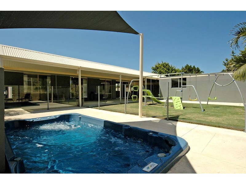 27 Rothesay Heights, Mindarie WA 6030