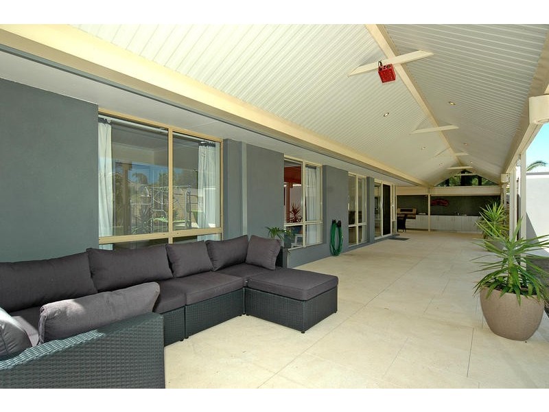 27 Rothesay Heights, Mindarie WA 6030