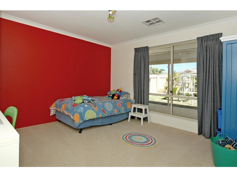 27 Rothesay Heights, Mindarie WA 6030