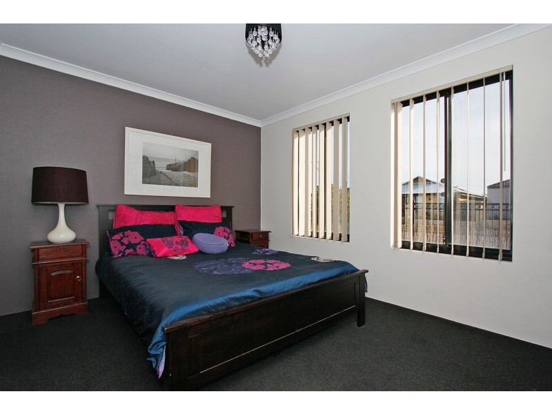 16 Knighton Way, Butler WA 6036