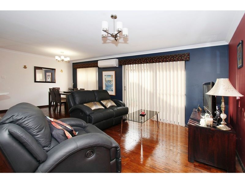 16 Knighton Way, Butler WA 6036