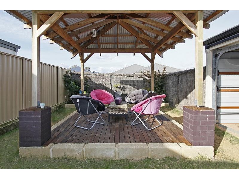 16 Knighton Way, Butler WA 6036