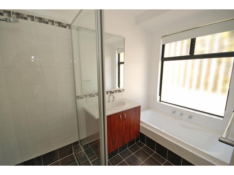 11 Feakle Bend, Ridgewood WA 6030