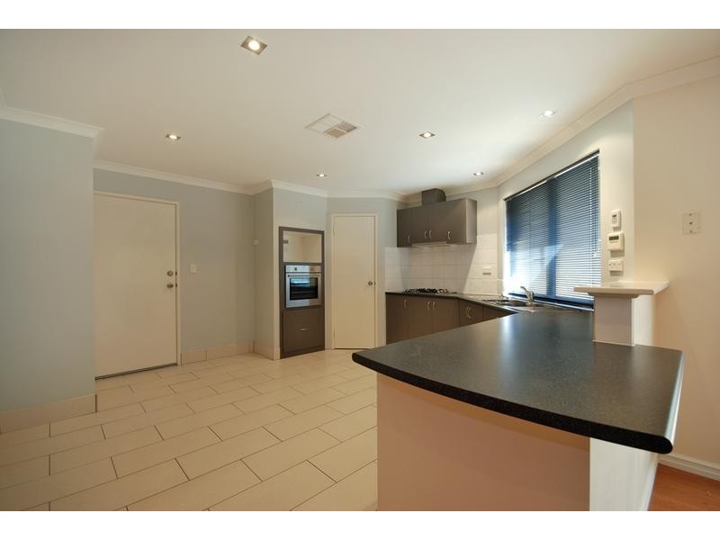 11 Feakle Bend, Ridgewood WA 6030