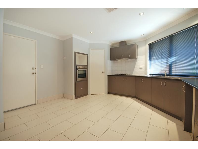 11 Feakle Bend, Ridgewood WA 6030