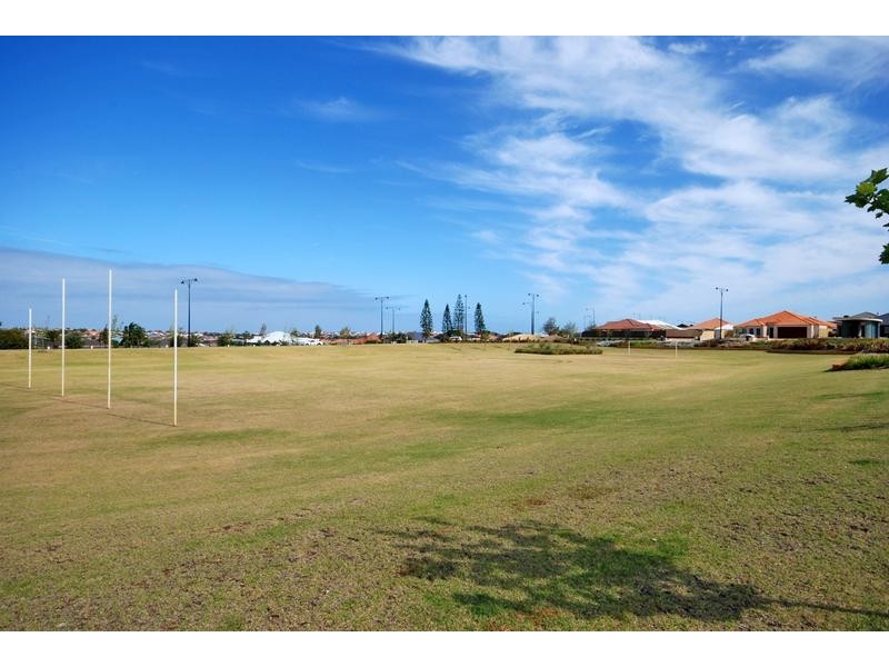 11 Feakle Bend, Ridgewood WA 6030