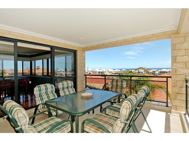 6 Selby Court, Mindarie WA 6030